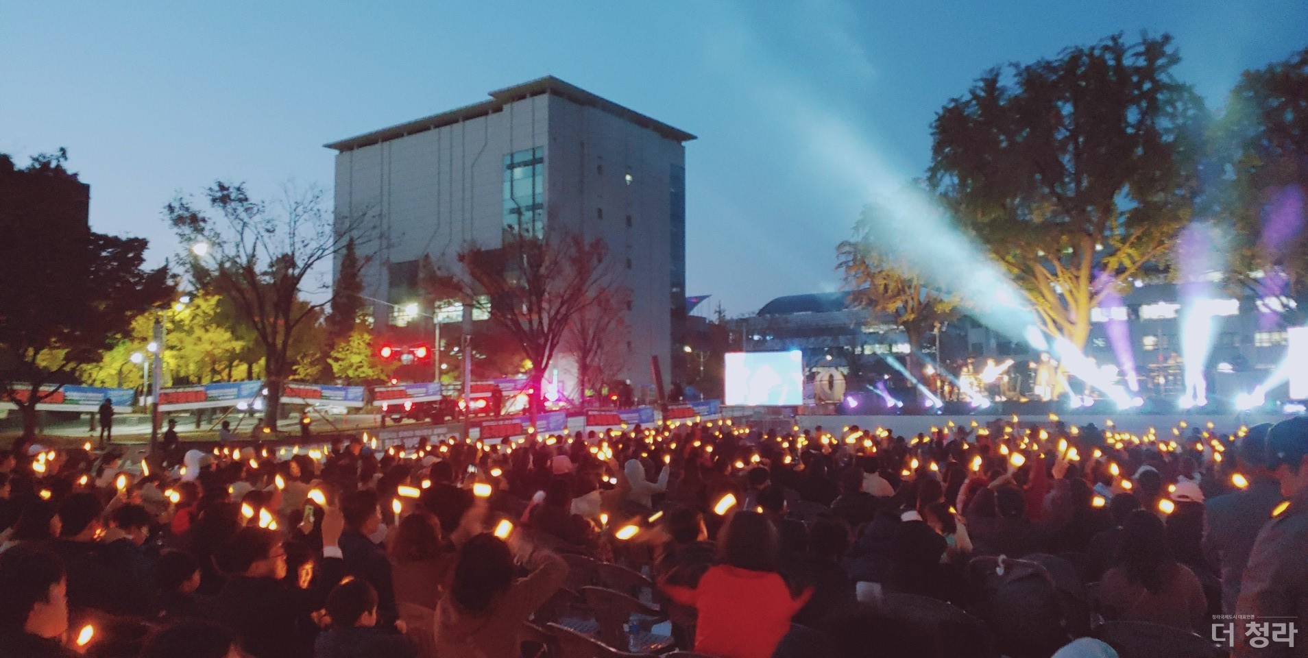 2019년 11월, 청라국제도시 주민들의 인천시청 앞 촛불집회(사진=청라총연)