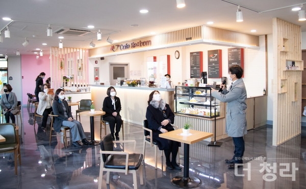 노인일자리 카페 'cafe Re-born' 개소식(사진=서구청)